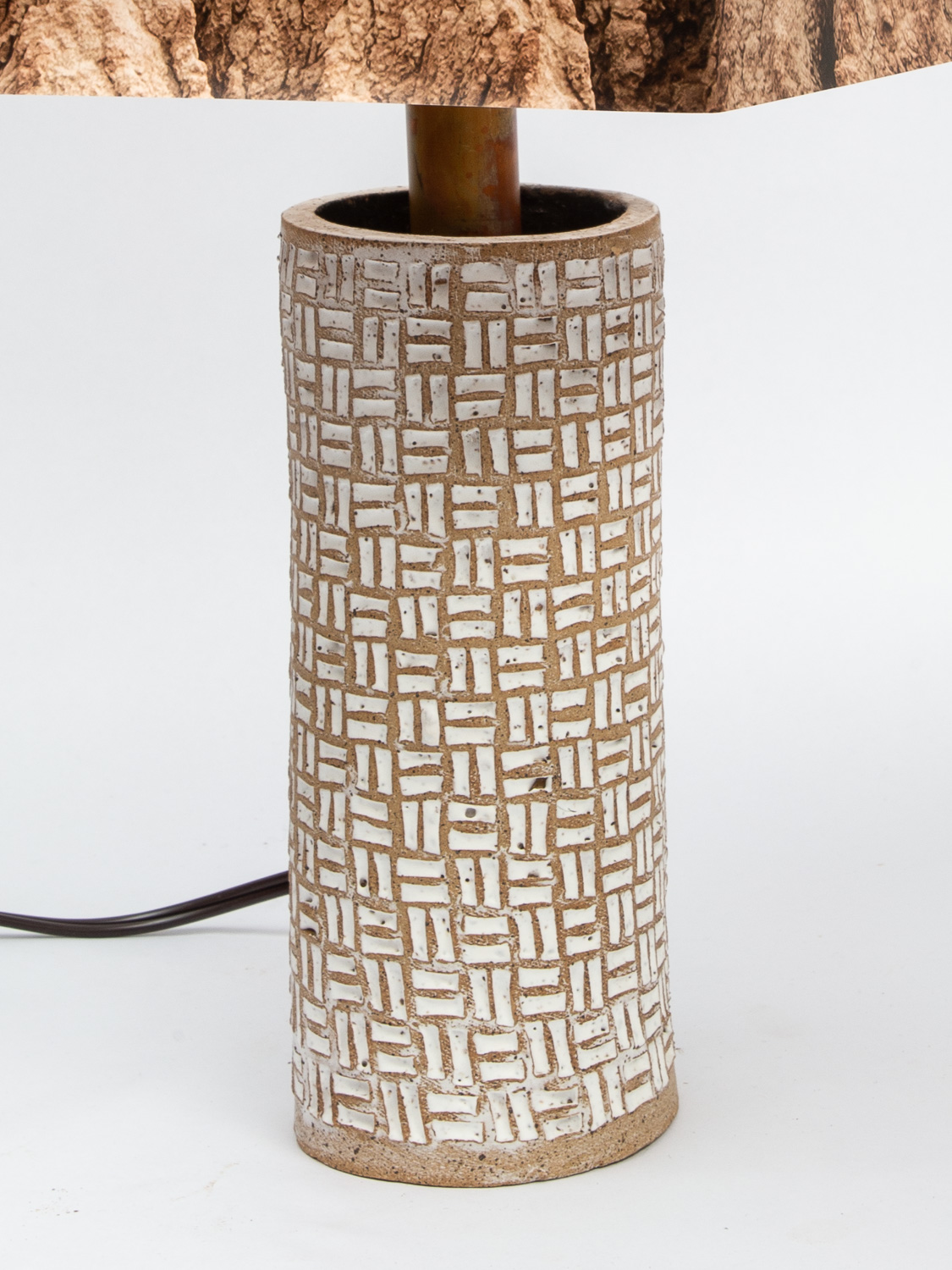 : Table lamp with ceramic base 