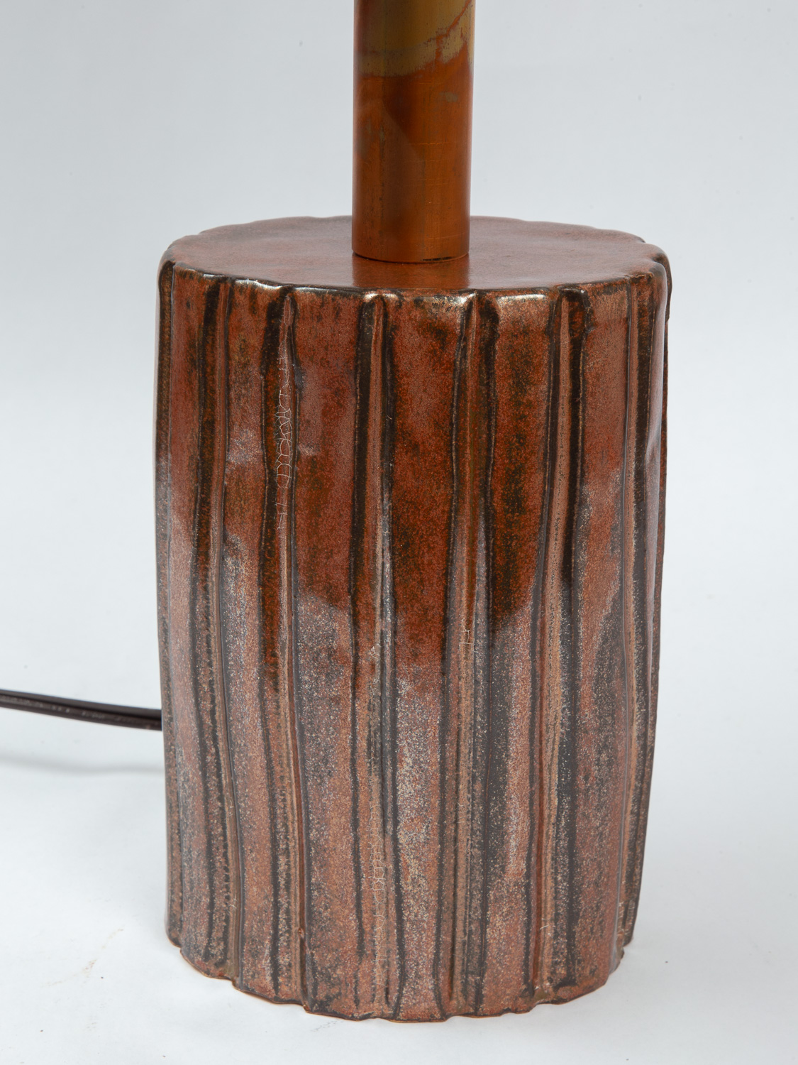 : Table lamp with ceramic base